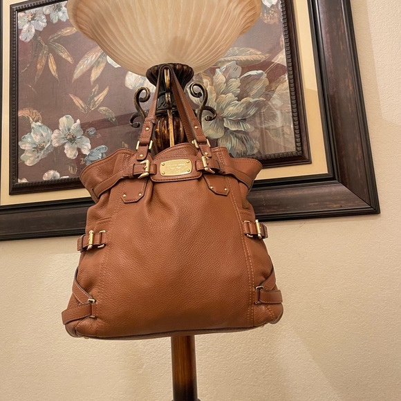 Michael Michael Kors please check all picture of condition - Picture 6 of 16